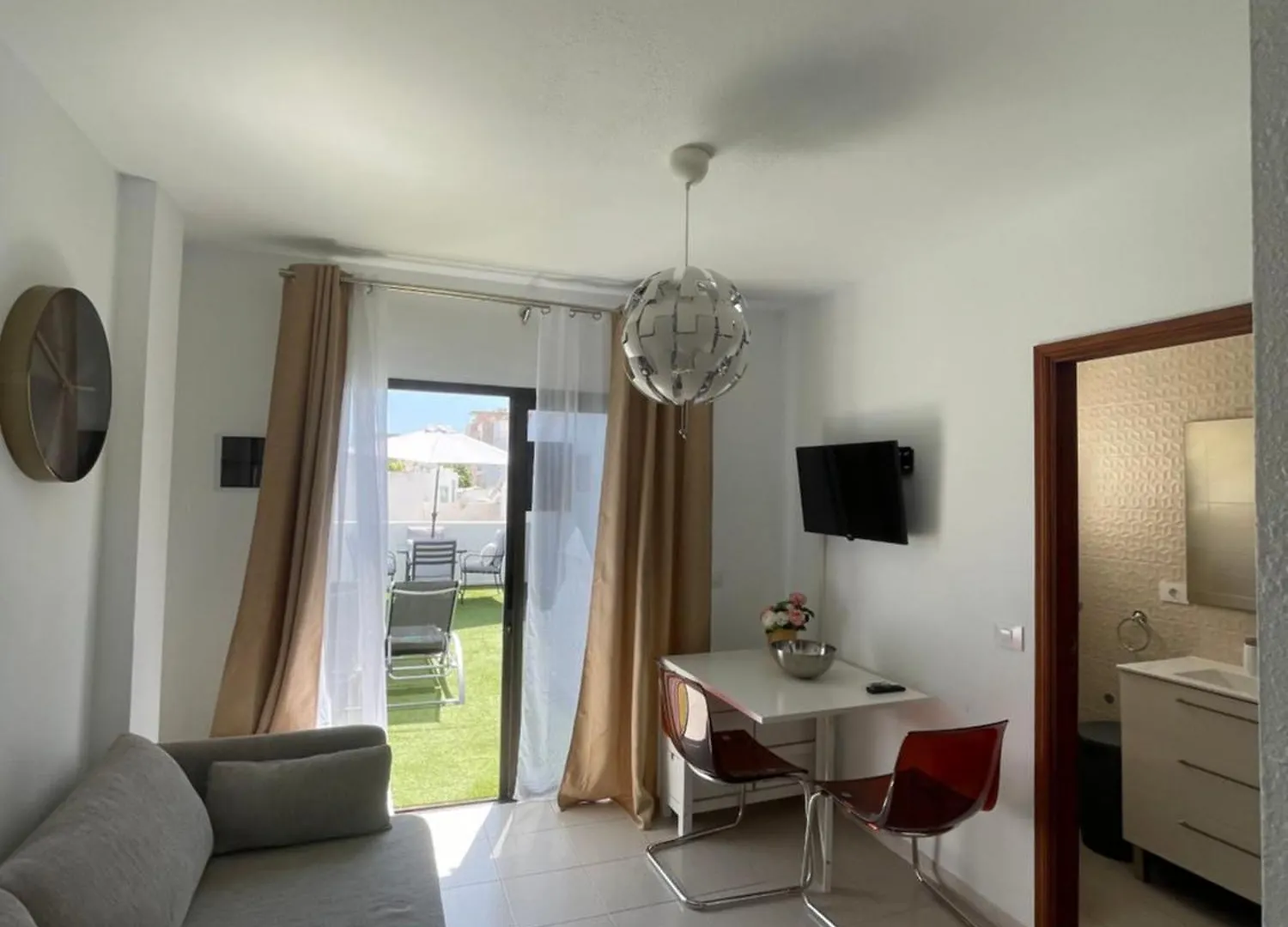 아로나 Casa Angelica 아파트